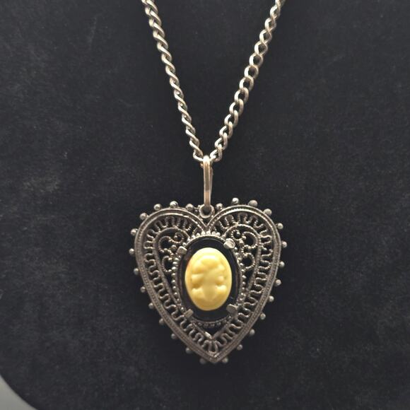 Orlov Cameo Pendant Necklace Silver Tone Filigree - Picture 8 of 8